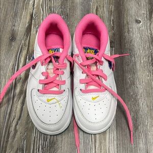 Nike Kids White and Pink Sneakers with Yellow Accents